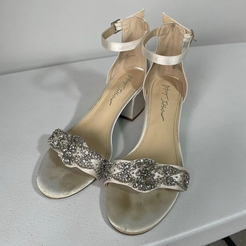 Betsey Johnson SB-Mel Block Heel Shoes Jeweled Satin Sandal Ivory Formal Size 9
